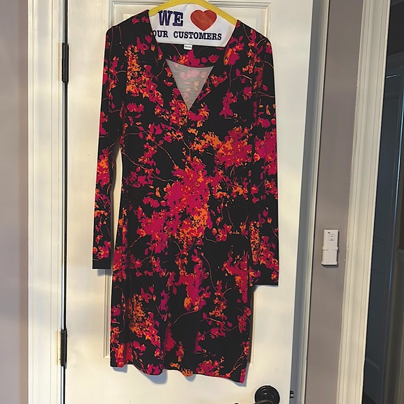 Diane VonFURSTENBERG silk dress, size 4 - Picture 1 of 9